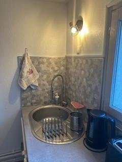 Studio climatisé avec terrasse ombragée dans maison au calme et dans la verdure - 6