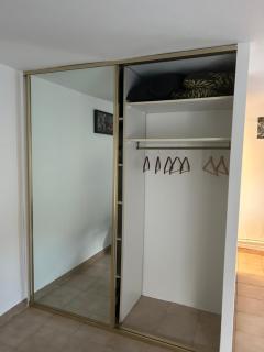 Studio climatisé avec terrasse ombragée dans maison au calme et dans la verdure - 7