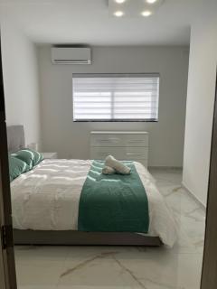 Free WiFi - 2 min walk to sea - Modern 2 BR Corner Ground Floor Apartment with large terrace balcony - Superb Location - Qawra - 7