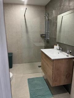 Free WiFi - 2 min walk to sea - Modern 2 BR Corner Ground Floor Apartment with large terrace balcony - Superb Location - Qawra - 2