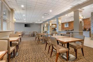 Brooklyn Center Hotel & Conference Center - Brooklyn Center - 1