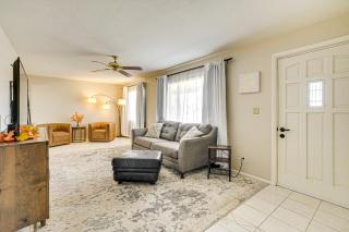 8 Mi to State Farm Stadium Home in Youngtown - 7