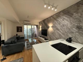 Luna Ultra Modern Luxury Apartment - Skopje - 9
