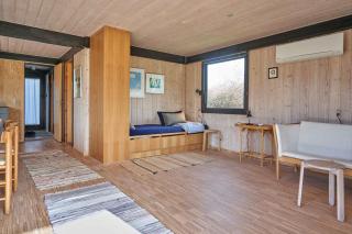 Beautiful Summer House Near The Water - Rønne - 1