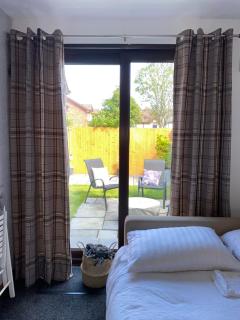 Ensuite room with micro, fridge, washer drier - 4