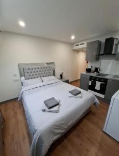 Kornel East London Apartment - 6