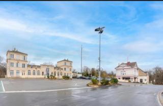 Hôtel La Nonette ASTERIX, CDG AIRPORT & PARIS CENTRE - Orry-la-Ville - 1