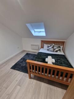 The Hibbert Modern Lux 3 Bedroom Apartment - Luton - 0