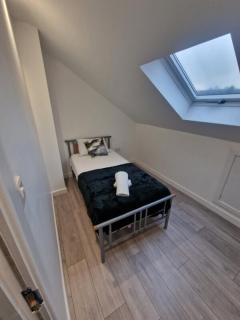 The Hibbert Modern Lux 3 Bedroom Apartment - Luton - 3
