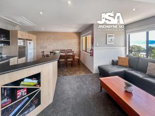 Dromaius 7 - Jindabyne - 5