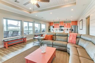 The Beach House Bolivar Peninsula Family Getaway - Crystal Beach - 5