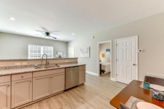Near Shopping and Dining Pet-Friendly Dallas Apt! - Gastonia - 3