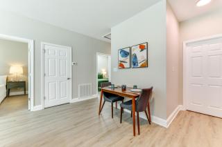 Near Shopping and Dining Pet-Friendly Dallas Apt! - Gastonia - 1