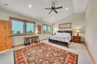 Spacious Tahoma Retreat with Hot Tub and Game Room - 1