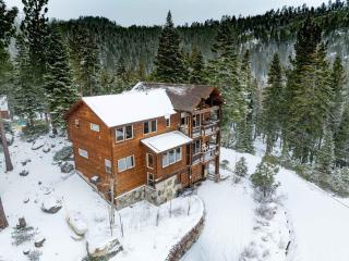 Spacious Tahoma Retreat with Hot Tub and Game Room - Tahoma - 6