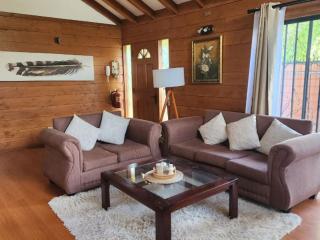 Casa equipada para 8 personas a 5 cuadras del centro con piscina, wifi y mas - 0