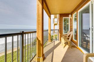 Comfortable Lincoln City Condo with Patio and Views! - Lincoln City - 0