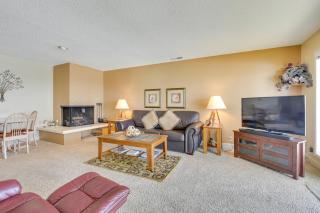 Comfortable Lincoln City Condo with Patio and Views! - Lincoln City - 6