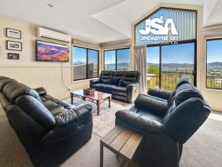 Dromaius 6 - Jindabyne - 1
