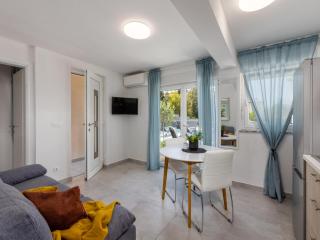 Lovely apartment with swimming pool - Crikvenica - 9
