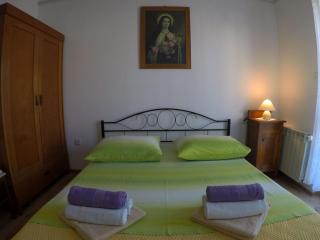 Antique apartment with balcony - Stari Grad - 3