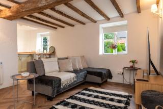 Millbank Farm Cottage - Stafford - 2