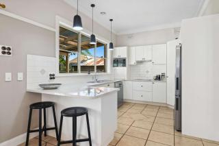 The Cali on Edward - Open & Airy Ambiance - Orange - 2