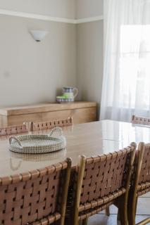 The Cali on Edward - Open & Airy Ambiance - Orange - 5
