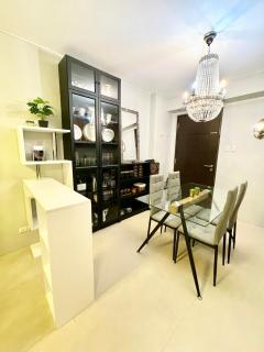 Holms Inn - Avida Towers Sucat near at NAIA airport - General Trias - 1
