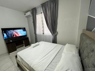 Enorme 3 habitaciones, 3 camas, centro de machala - 0