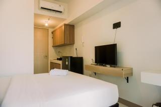 Cozy Studio at High Floor Tokyo Riverside PIK 2 Apartment By Travelio - Rawalembang - 9