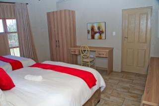 Zpholele Farm Inn - 6