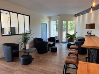 Hotel Les Nevons - LʼIsle-sur-la-Sorgue - 9