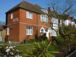 Glendevon House Hotel - Bromley - 1