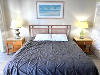 Ilikai Apt 1042 - Spacious Studio with Ocean-Lagoon Views - Honolulu - 2