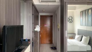 Comfy and Stunning Studio at Signature Park Grande Apartment By Travelio - Jakarta - 2