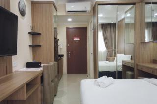 Comfort and Serene Studio at Signature Park Grande Apartment By Travelio - Jakarta - 6