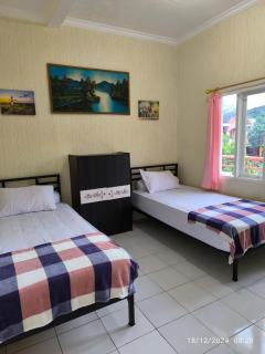 Sierra Homestay 3 Bedrooms - Ngadipuro - 4