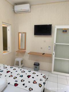Sierra Homestay 3 Bedrooms - Ngadipuro - 7