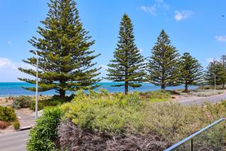 Beachfront Great for the Family - 4