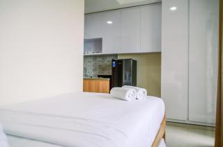 Cozy and Nice Studio at Apartment B Residence By Travelio - Tangerang - 6