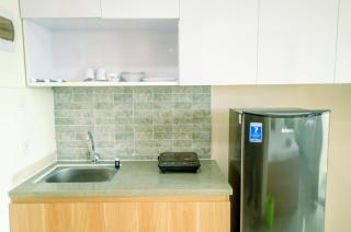 Cozy and Nice Studio at Apartment B Residence By Travelio - Tangerang - 4