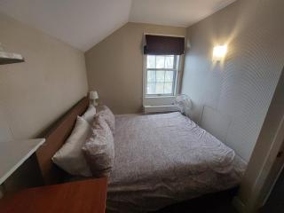 930R-B1 The Old House - Quebec City - 6