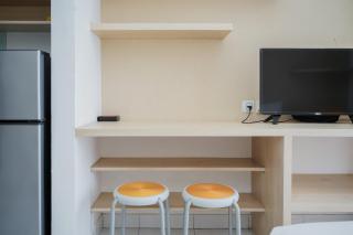 Warm and Cozy Studio at Casa De Parco Apartment By Travelio - Tangerang - 5