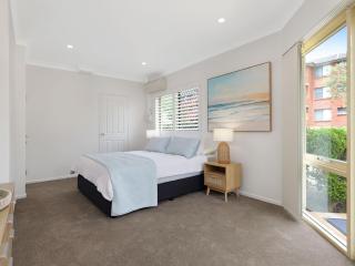 Martys Little Beach No 1 Two Story Apartment - 4