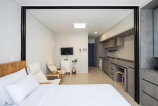 Grand Bleu Hotel & Residence - Incheon - 7
