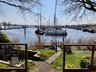 Tolles 2 Pers Haus König mit Hafenblick am Lauwersmeer - Anjum - 9