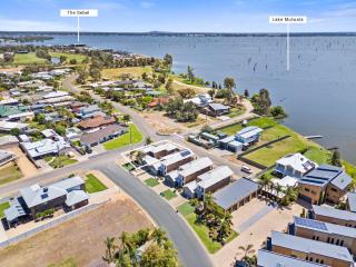 2 Luton - Yarrawonga - 0