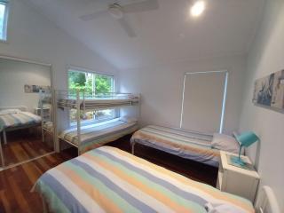 Ibis 15 - Rainbow Beach - 1
