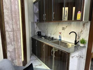 Luxury 2 Bedroom Appartment - Faisalabad - 8